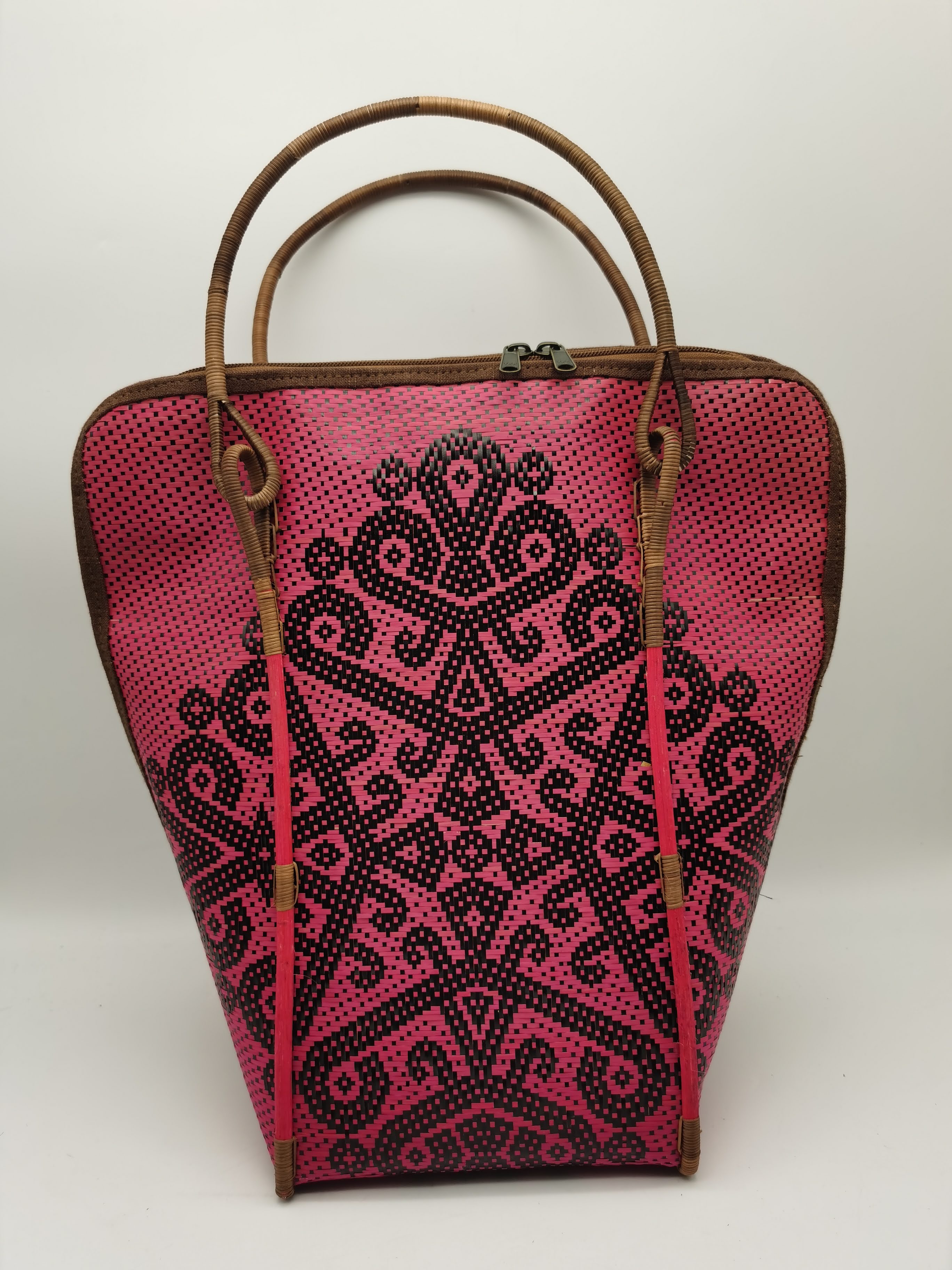 NENTUAPAN RED TIKALIS BAG